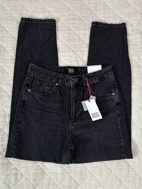 Urban Outfitters BDG Mom High Waisted Tapered Leg Jeans Sz 28Wx32L NWT -